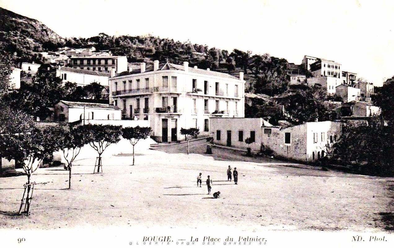 Bougie - La Place du Palmier.jpg